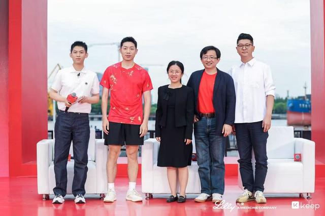 NBA总决赛G5首发出炉：双方均不变阵 马刺固执仍用福克斯首发